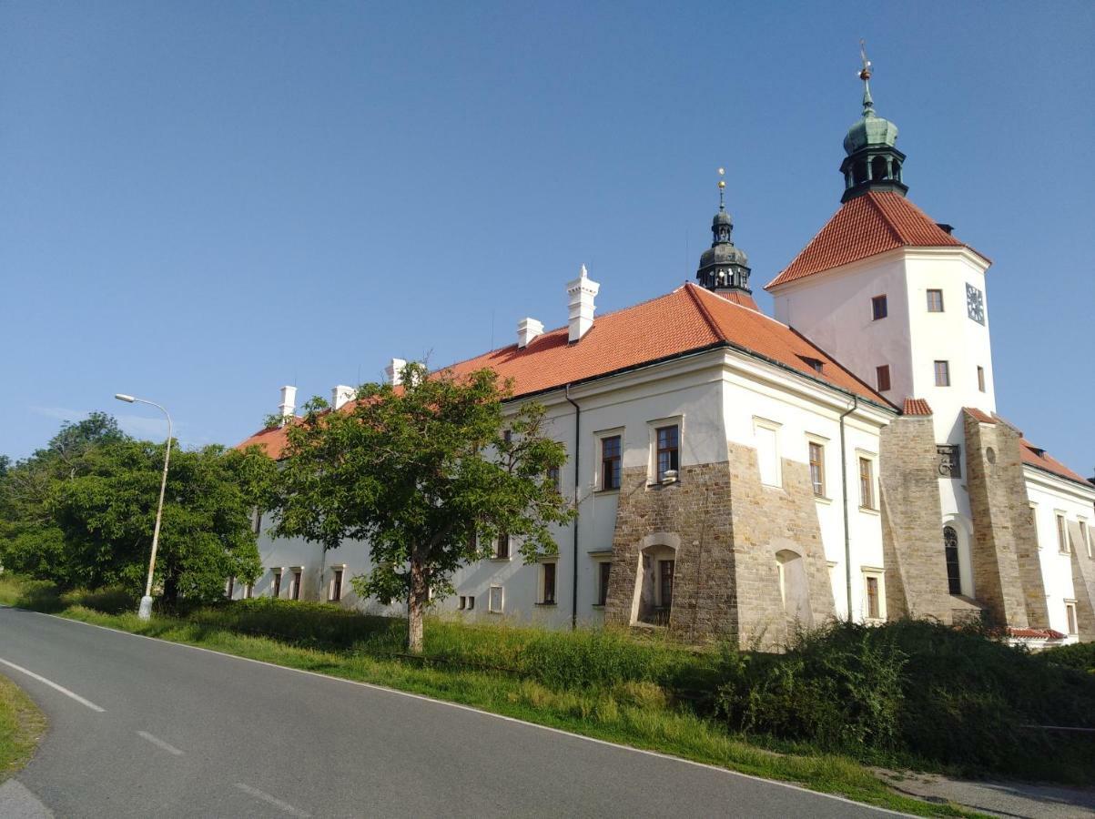 Gemuetliche Unterkunft Bei Prag Smecno Kültér fotó